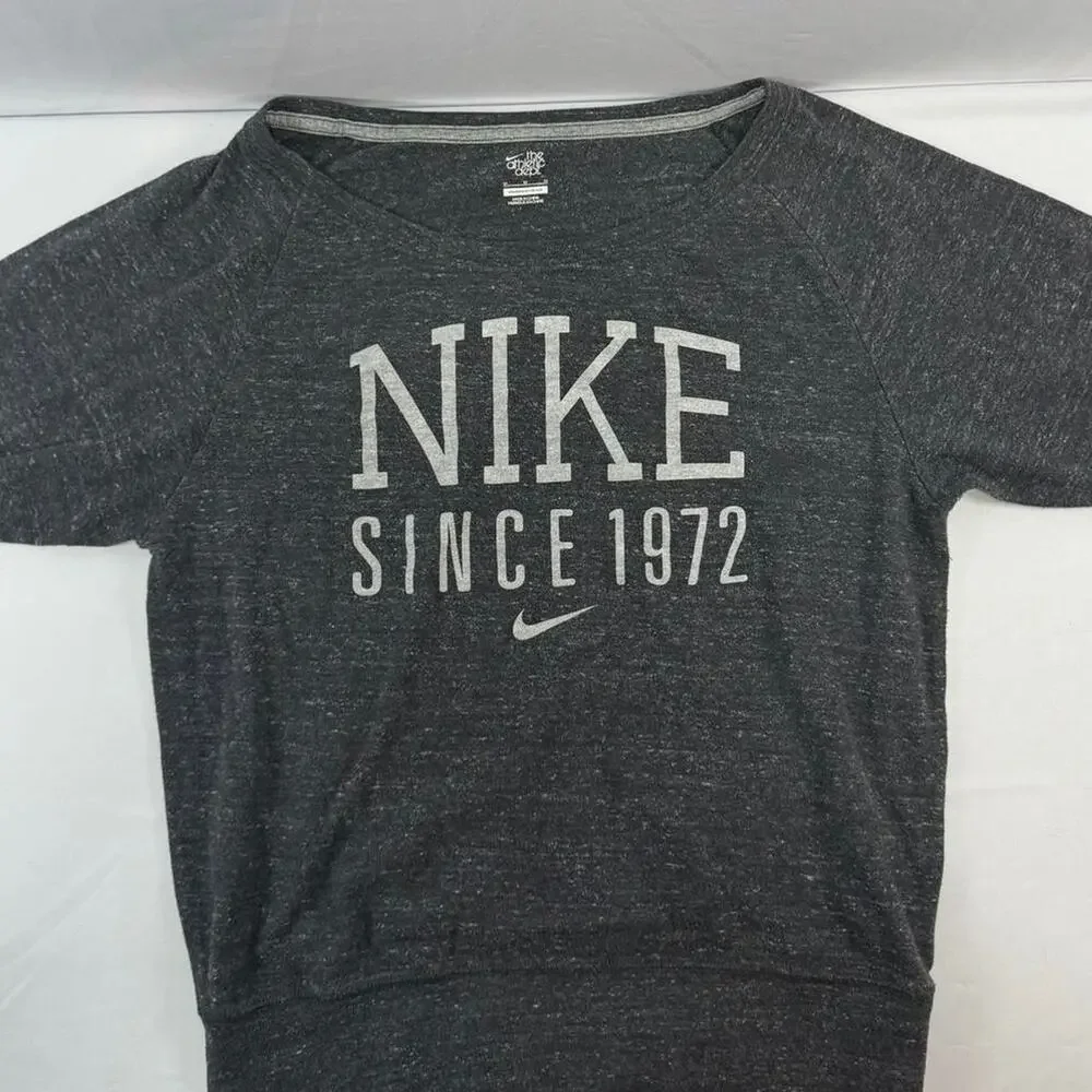 Nike Women’s Light Weight Vintage Sweatshirt Size Medium